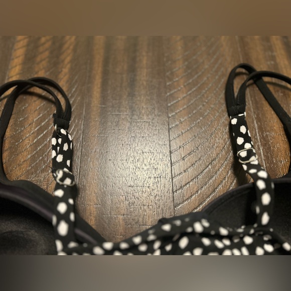 Woman’s Black w/White Polka Dots Trimshaper Bathing Suit Size 22 - Picture 4 of 10